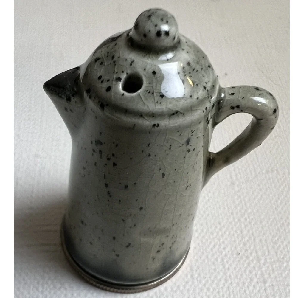 Arcadia Miniature Salt‎ Or Pepper Shaker (only 1 Piece) Coffee Pot Vintage